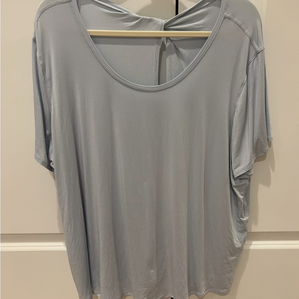 lululemon athletica Soft Gray Short Sleeve Tee